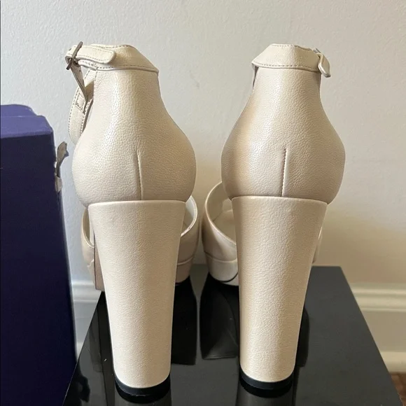 Stuart Weitzman Beige Peep Toe Block Heels - Picture 4 of 7